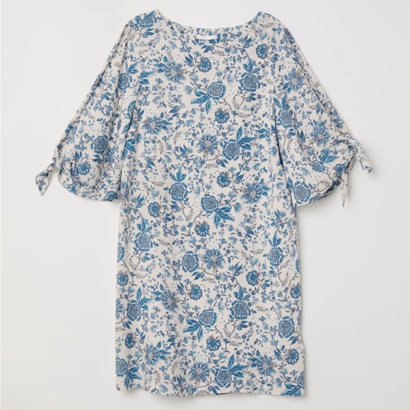 H&M Dresses & Skirts - 🌷NWT Blue floral dress with tied sleeves!
